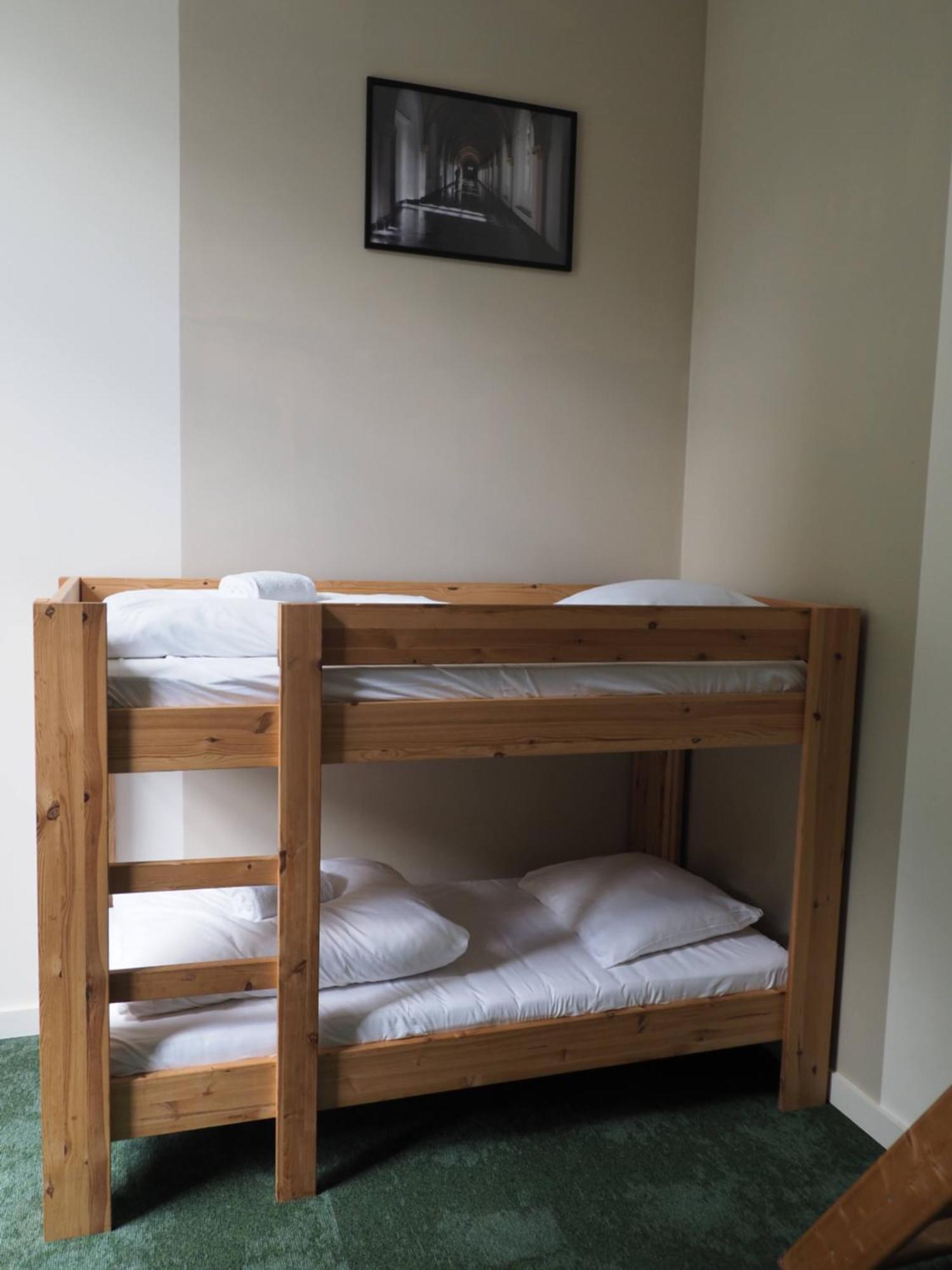 Hostel Roots Tilburg Luaran gambar