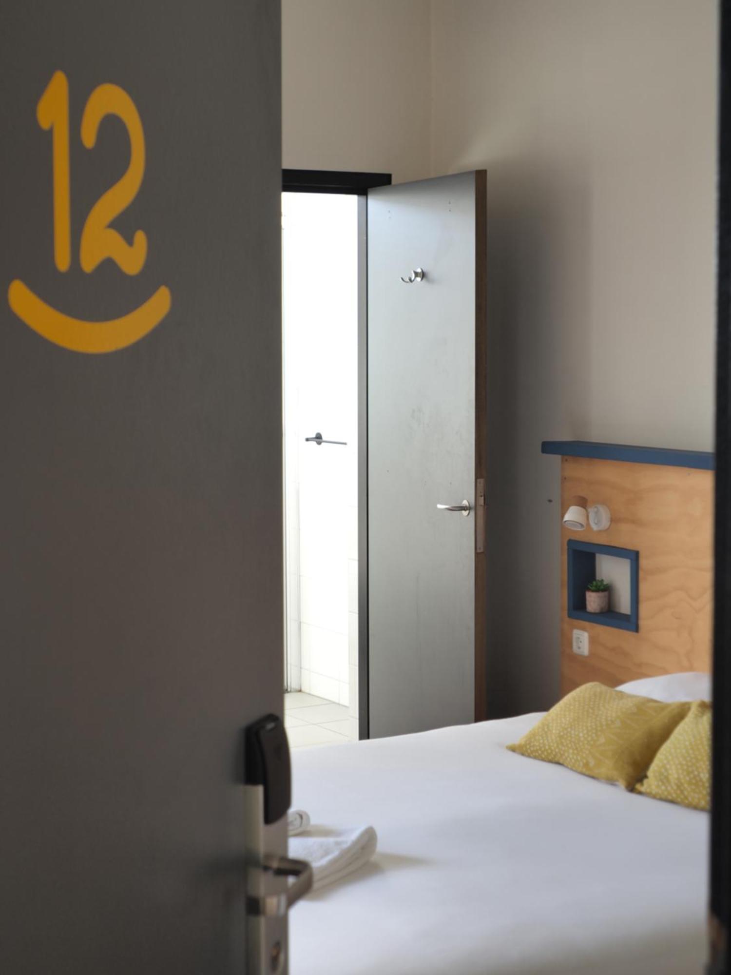 Hostel Roots Tilburg Luaran gambar