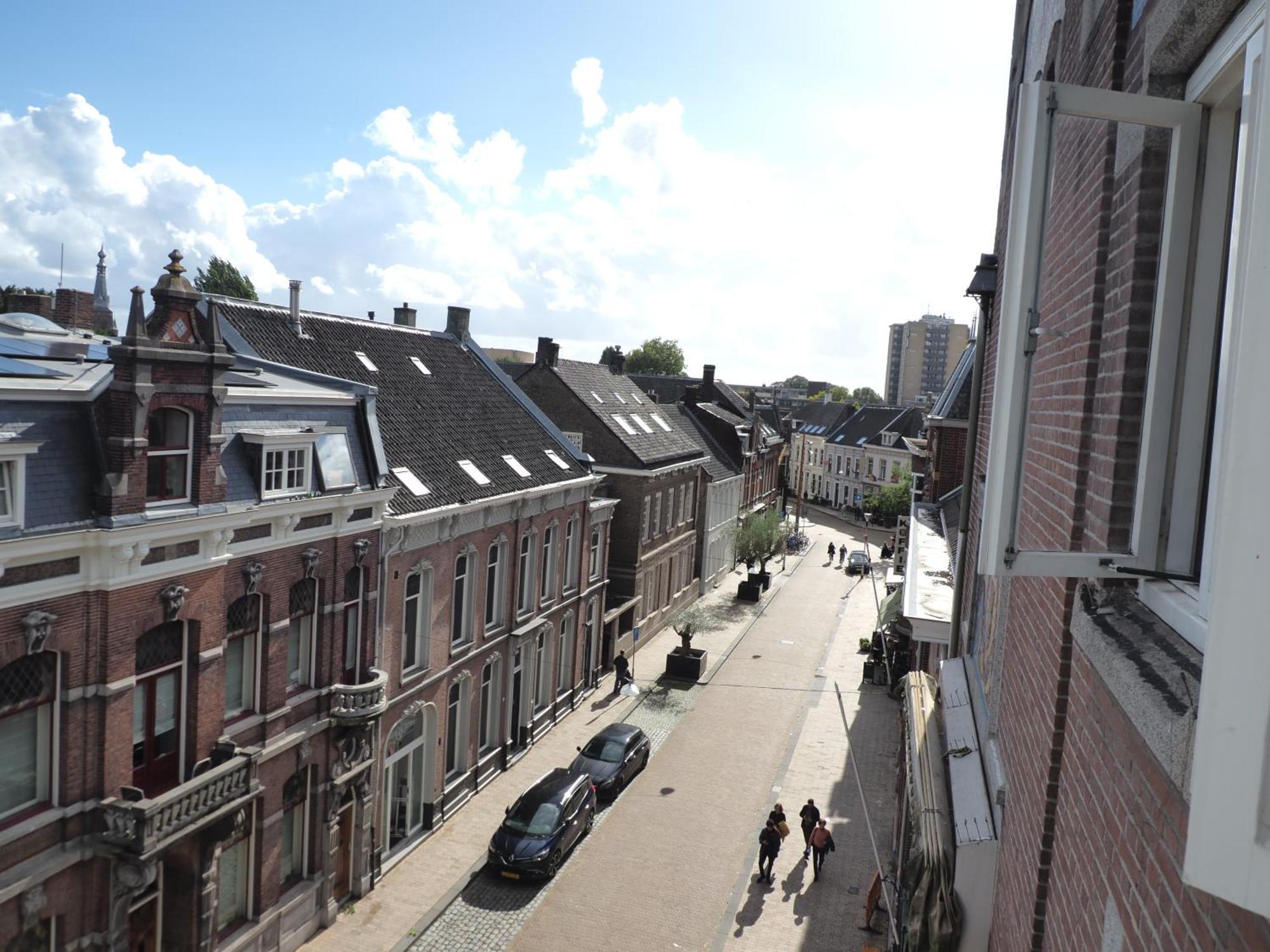 Hostel Roots Tilburg Luaran gambar