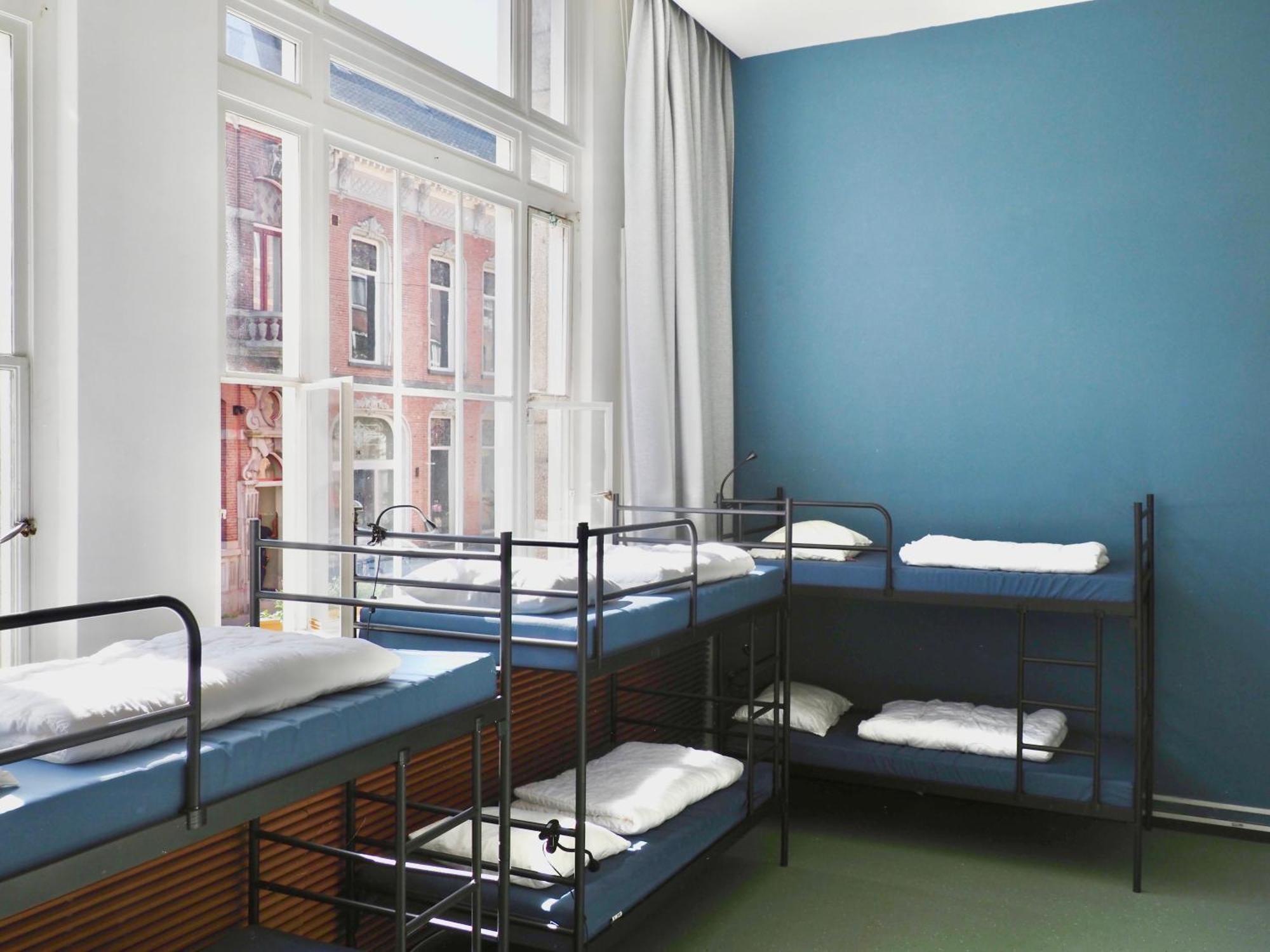 Hostel Roots Tilburg Luaran gambar