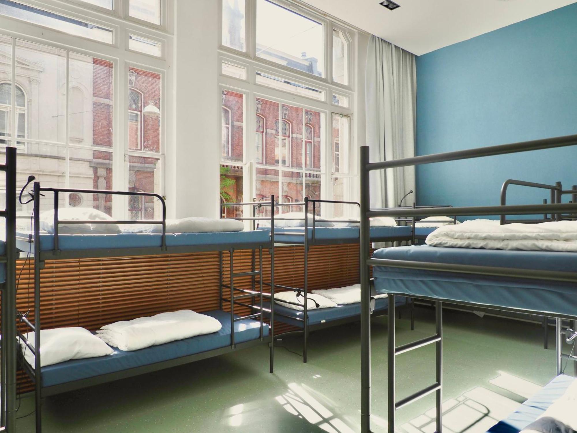 Hostel Roots Tilburg Luaran gambar
