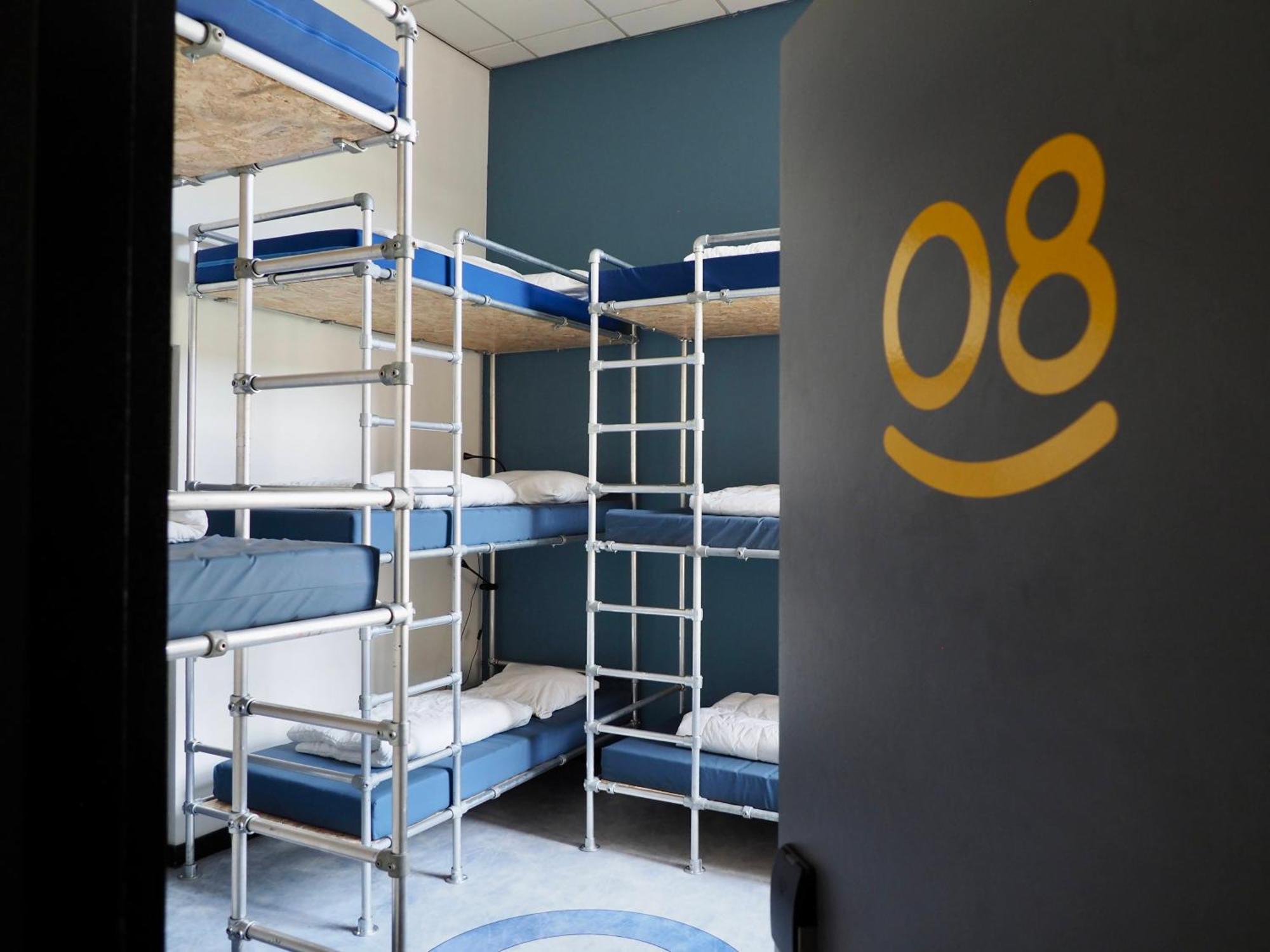 Hostel Roots Tilburg Luaran gambar