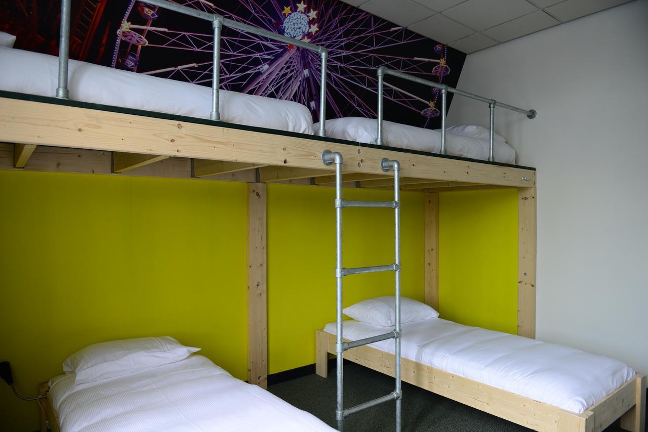 Hostel Roots Tilburg Luaran gambar
