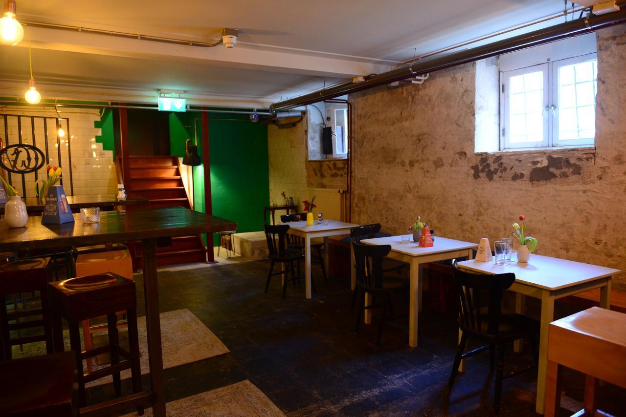 Hostel Roots Tilburg Luaran gambar